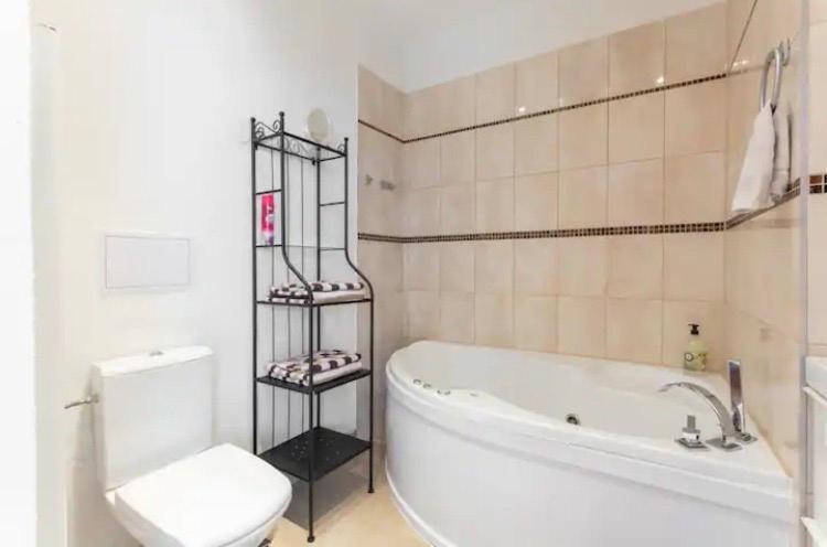 Lenka'S Cozy Red Studio + Lenka'S Cozy Gold Apartment Prague Exterior photo